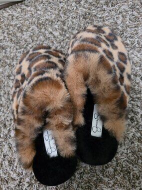Jessica Simpson slippers size 7/8
